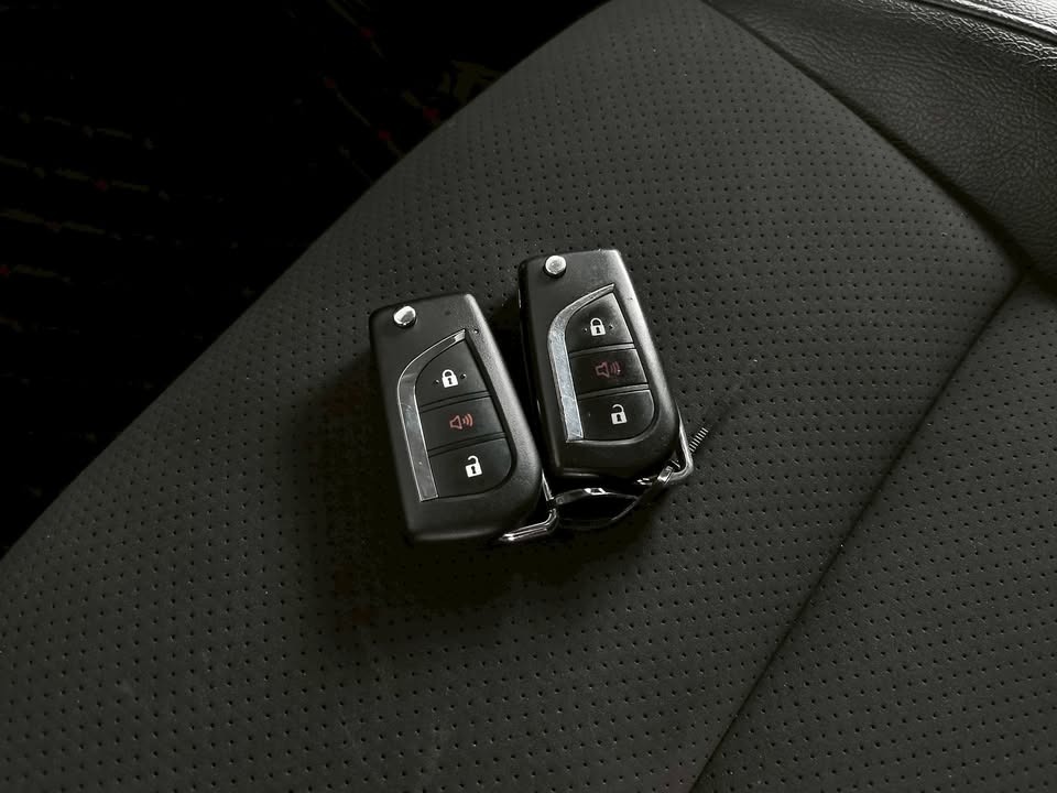 Car image 10